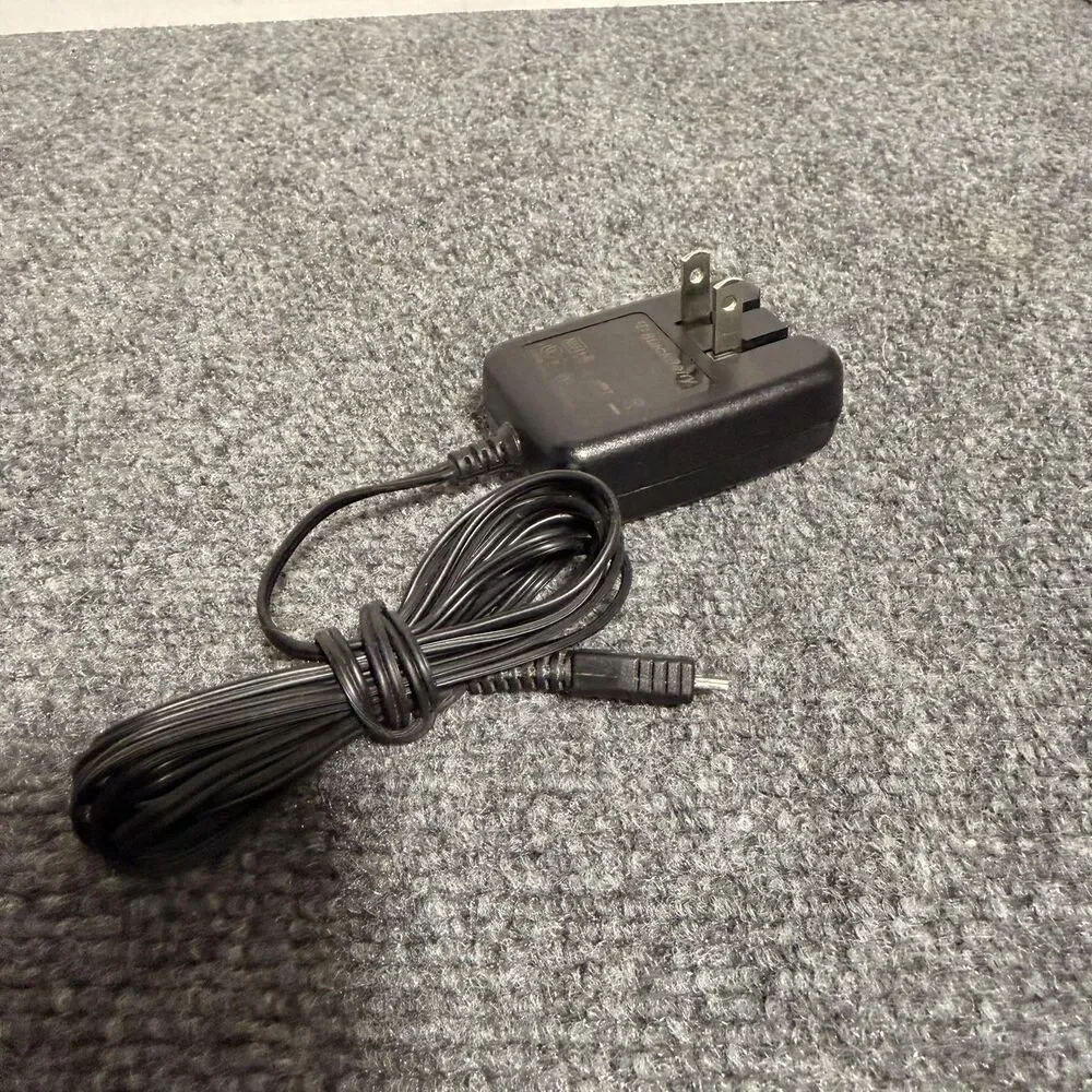 BlackBerry HDW-17995-001 Wall Charger Micro-USB 5V 700mA Power Adapter Black